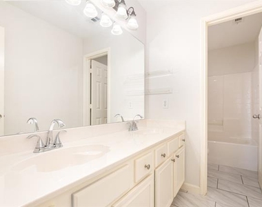 3611 Valley Forge Drive - Photo Thumbnail 15