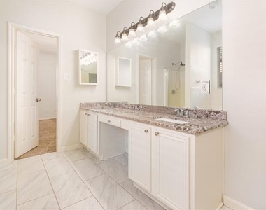 3611 Valley Forge Drive - Photo Thumbnail 10