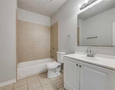 626 W Crawford Street - Photo Thumbnail 5