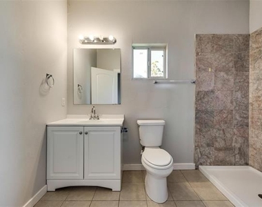 626 W Crawford Street - Photo Thumbnail 4