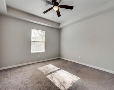 626 W Crawford Street - Photo Thumbnail 3