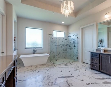 5200 Norwick Drive - Photo Thumbnail 8
