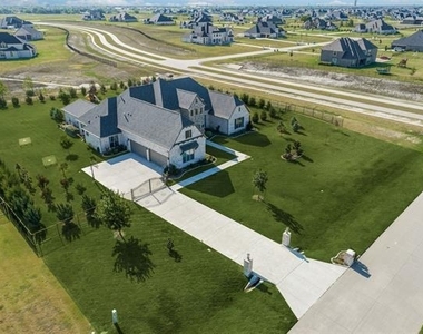 5200 Norwick Drive - Photo Thumbnail 14