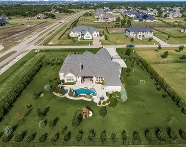 5200 Norwick Drive - Photo Thumbnail 15