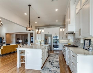 5200 Norwick Drive - Photo Thumbnail 6
