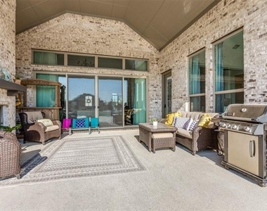5200 Norwick Drive - Photo Thumbnail 10