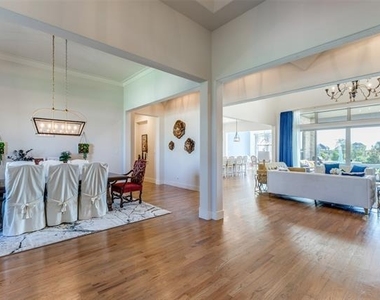 5200 Norwick Drive - Photo Thumbnail 2