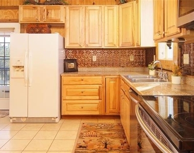 504 Doe Lane - Photo Thumbnail 5