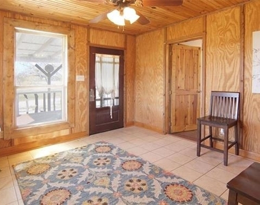 504 Doe Lane - Photo Thumbnail 15