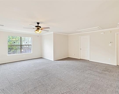 7913 Hannah Street - Photo Thumbnail 14
