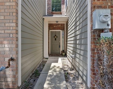 7913 Hannah Street - Photo Thumbnail 1