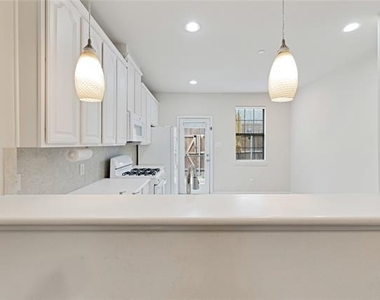 7913 Hannah Street - Photo Thumbnail 5