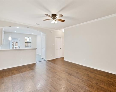 7913 Hannah Street - Photo Thumbnail 4