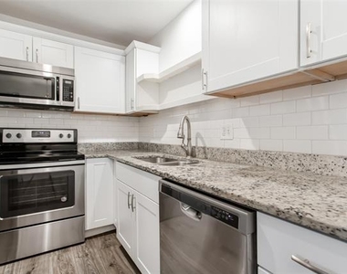 5722 Gaston Avenue - Photo Thumbnail 12