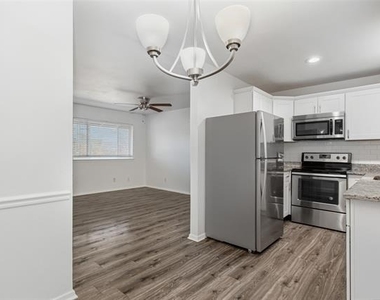 5722 Gaston Avenue - Photo Thumbnail 7