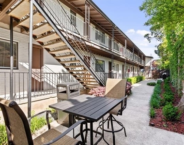 5722 Gaston Avenue - Photo Thumbnail 22