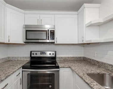 5722 Gaston Avenue - Photo Thumbnail 10