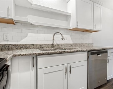 5722 Gaston Avenue - Photo Thumbnail 11