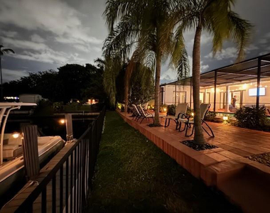 1311 Sw 56th Avenue - Photo Thumbnail 23