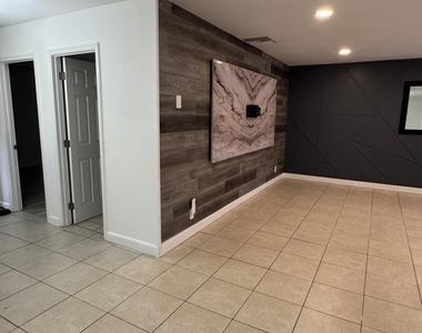 802 Saint Andrews Road - Photo Thumbnail 13