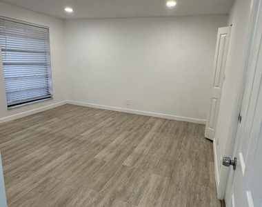 802 Saint Andrews Road - Photo Thumbnail 8