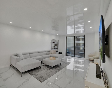 2500 Parkview Drive - Photo Thumbnail 9
