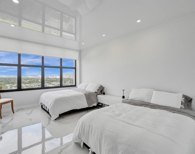 2500 Parkview Drive - Photo Thumbnail 20