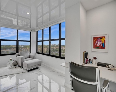 2500 Parkview Drive - Photo Thumbnail 30
