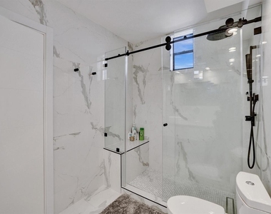 2500 Parkview Drive - Photo Thumbnail 33