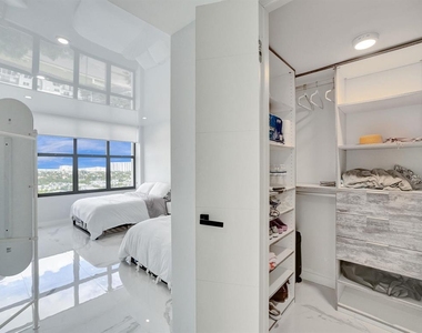 2500 Parkview Drive - Photo Thumbnail 18