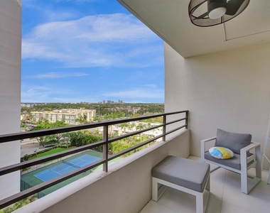 2500 Parkview Drive - Photo Thumbnail 15