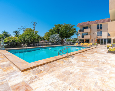 1000 Spanish River Road - Photo Thumbnail 21