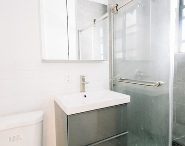 Tiemann Place - Photo Thumbnail 5