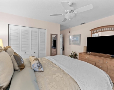 2929 Se Ocean Boulevard - Photo Thumbnail 12