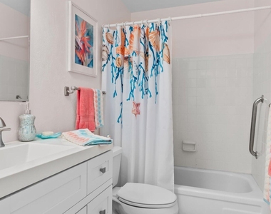 2929 Se Ocean Boulevard - Photo Thumbnail 18