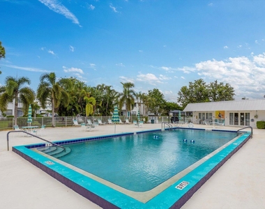 2929 Se Ocean Boulevard - Photo Thumbnail 26