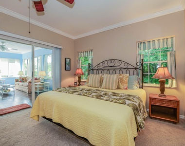 335 Hawthorne Lane - Photo Thumbnail 15