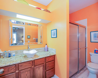 335 Hawthorne Lane - Photo Thumbnail 19