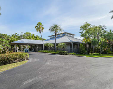 335 Hawthorne Lane - Photo Thumbnail 26