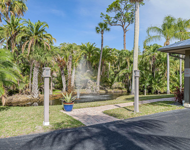 335 Hawthorne Lane - Photo Thumbnail 27