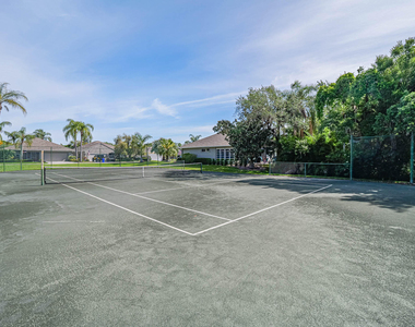 335 Hawthorne Lane - Photo Thumbnail 40