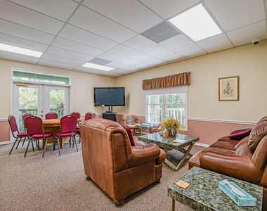 335 Hawthorne Lane - Photo Thumbnail 33