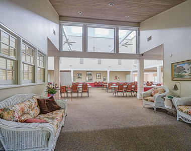 335 Hawthorne Lane - Photo Thumbnail 29