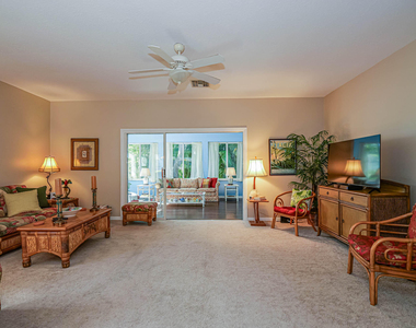335 Hawthorne Lane - Photo Thumbnail 3