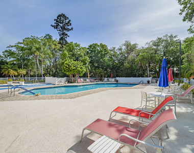 335 Hawthorne Lane - Photo Thumbnail 37