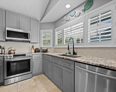 621 Ocean Dunes Circle - Photo Thumbnail 13