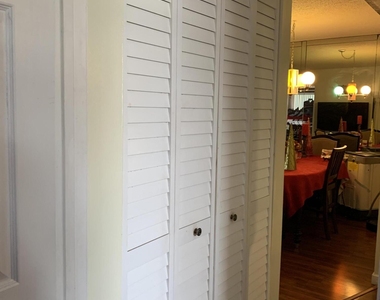 7887 Golf Cir Drive - Photo Thumbnail 18