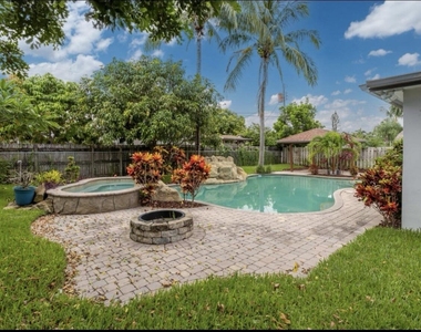 603 Se 7th Avenue - Photo Thumbnail 22