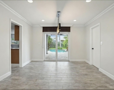 603 Se 7th Avenue - Photo Thumbnail 3