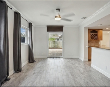 603 Se 7th Avenue - Photo Thumbnail 8